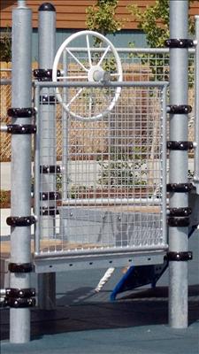 1604-09, Welded Wire Wall with Ship's Wheel