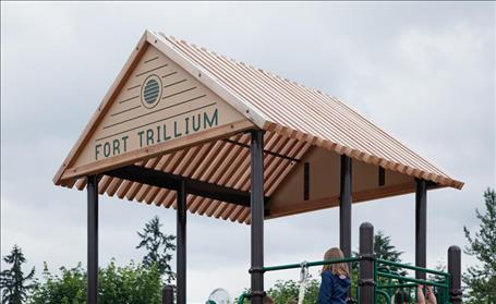 1608-117-TF Gable Trellis Roof with End Panels